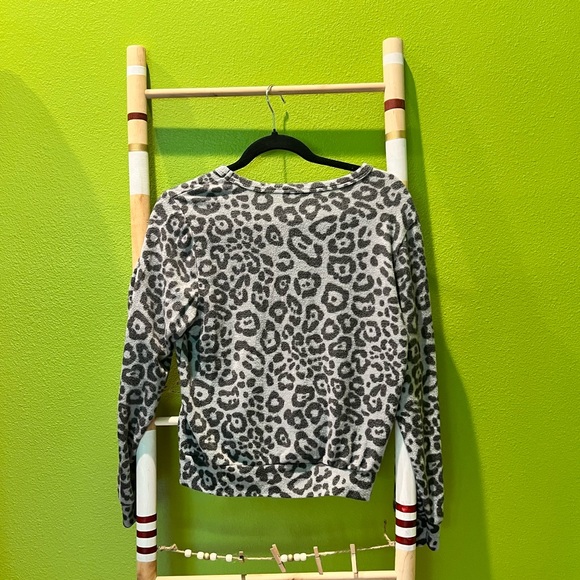 Leopard Print Womens Crew Neck - Picture 2 of 2